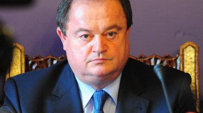 blaga prin tot ceea ce afirma basescu incearca sa rupa a doua oara pdl