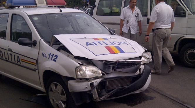 doi politisti au fost raniti intr un accident produs in capitala