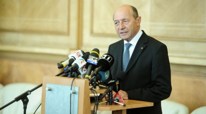 basescu partidele extremiste vor avea un cuvant important in pe daca popularii si socialistii nu se aliaza