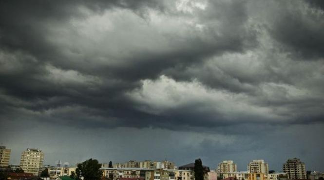 ploi si furtuni in aproape toata tara pana sambata noapte cod galben la bucuresti prognoza meteo pentru weekend