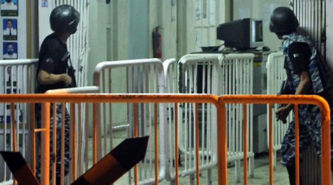 atac terorist asupra aeroportului din karachi 23 de oameni au murit