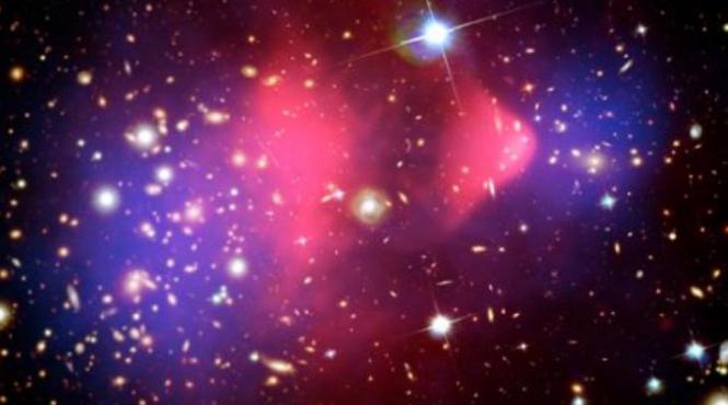 coliziune galactica de proportii epice imagini incredibile obtinute de telescopul spatial chandra video