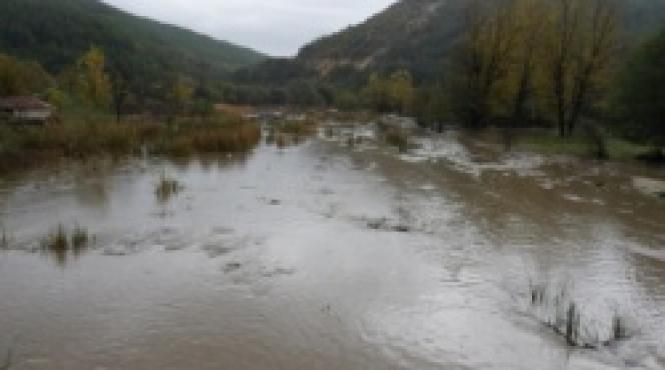 sute de turisti romani blocati pe litoralul bulgaresc din cauza inundatiillor