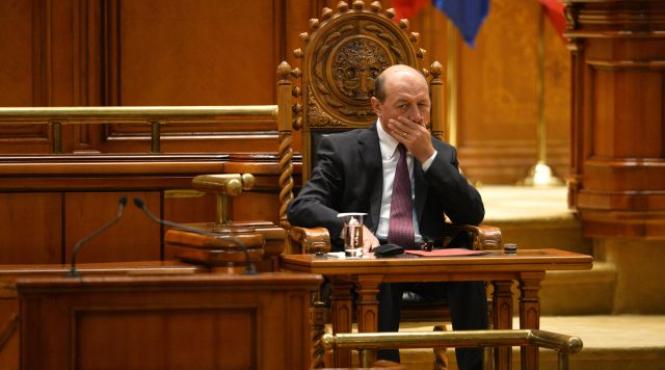 plen reunit pentru demisia lui traian basescu sedinta comuna a parlamentului incepe la ora 10 00 live text si video