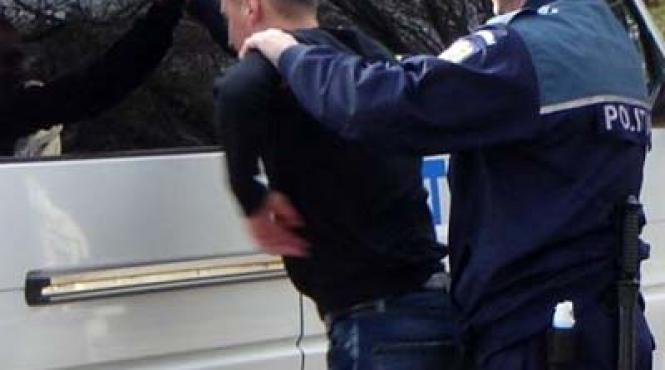 doi tineri din giurgiu i au furat unui batran tot ce avea in casa au luat i plita de la soba