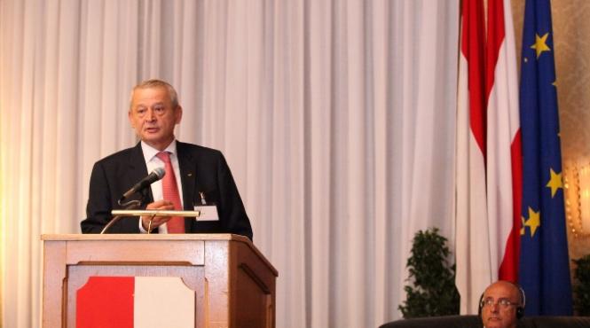 sorin oprescu la forumul suerd avem nevoie de o dunare unificatoare i nu de o grani a intre state