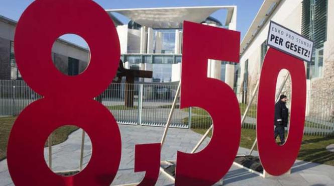 spiegel germania a adoptat salariul minim romania a facut o de 25 de ani