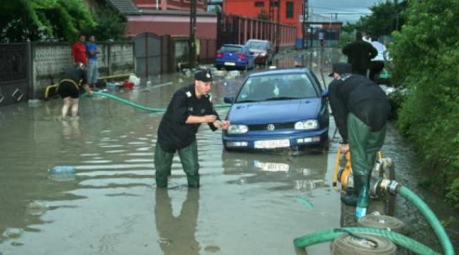 ploile au facut prapad in buzau apele au inundat zeci de gospodarii si subsolurile maternitatii si spitalului judetean de urgenta