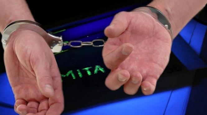 subinspector de la politia capitalei propus pentru arestare dupa ce a fost prins in flagrant luand mita