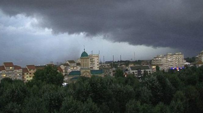 atentionare de vremea rea in urmatoarea ora care sunt zonele afectate