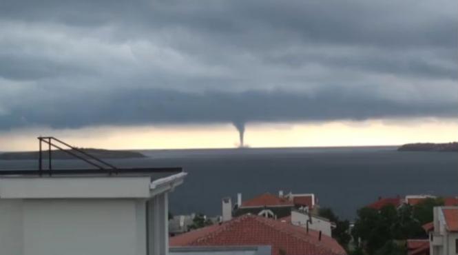 doua localitati bulgaresti de pe malul marii au decretat stare de dezastru in urma unei furtuni