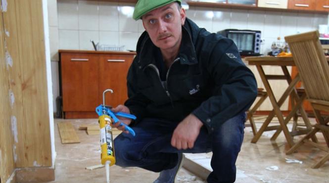 don baxter il lipe te de perete pe nea marin