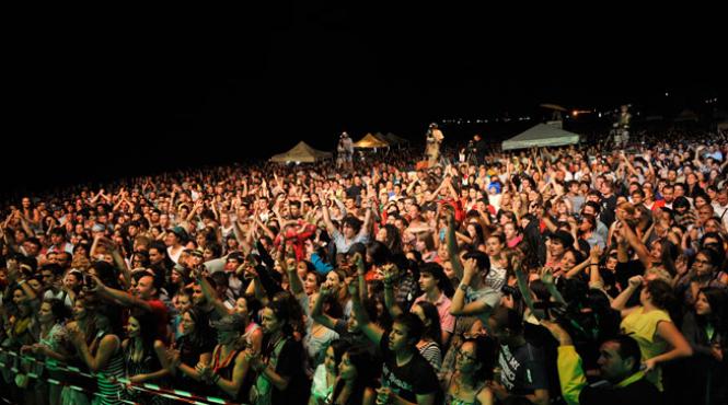 sa ne bucuram de libertate sa ne bucuram de folk you