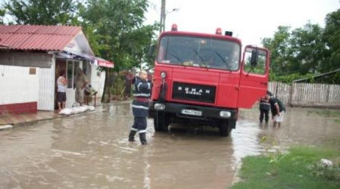 pompierii intervin la colonesti olt pentru evacuarea mai multor persoane