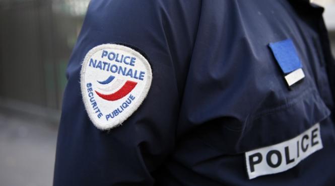 roman ucis de un politist francez in apropiere de paris barbatul avea 42 de ani