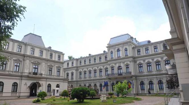 palatul romanit construit ca la petersburg