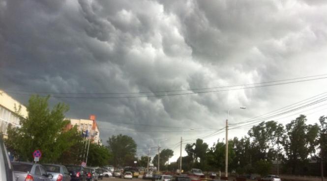 cod galben de ploi torentiale grindina si vijelii in trei judete pana la ora 15 30 ce zone sunt afectate