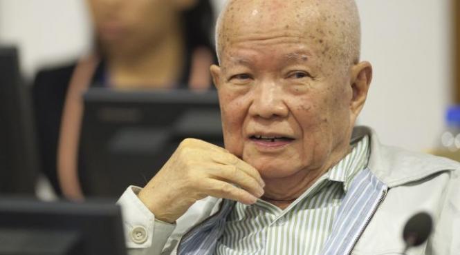 doi lideri ai khmerilor rosii condamnati la inchisoare pe viata pentru crime impotriva umanitatii