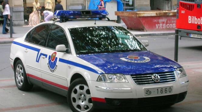 sase romani au fost arestati in spania dupa ce au furat o tona de cabluri de cupru