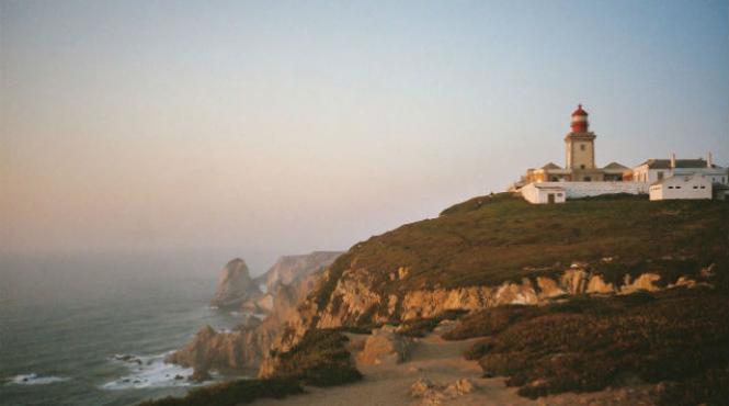 au murit in fata copiilor dupa ce si au facut un selfie pe marginea prapastiei