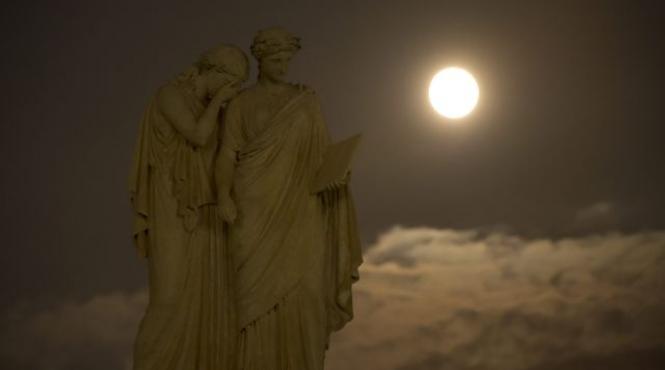 superluna a facut spectacol pe cer noaptea trecuta cum s a vazut fenomenul in intreaga lume cele mai impresionante imagini video