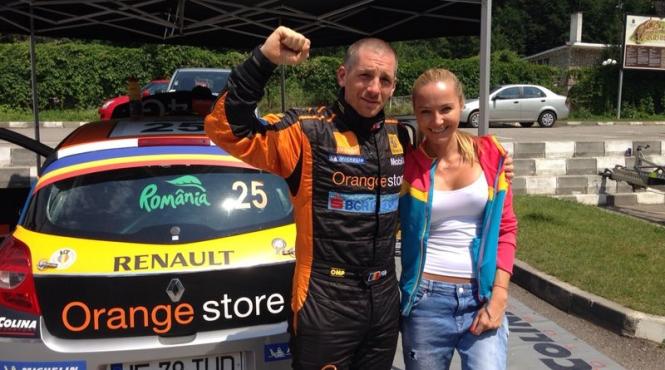prezentatoarea observatorului special de la antena 1 octavia geamanu copilotul unui campion de raliu
