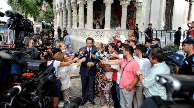 pentru ce s a rugat premierul ponta nepotul preotului de la dascalu