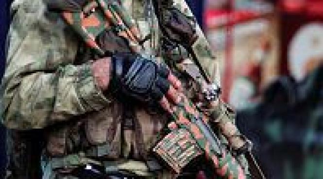 doi romani lupta in armata rebelilor pro rusi din estul ucrainei sustine premierul autoproclametei republici populare donetk