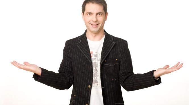 prezentatorul emisiunii next star de la antena 1 dan negru a fost librar