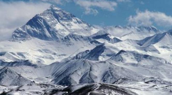 corpul unui soldat indian descoperit intr un ghetar din himalaya dupa 18 ani de la disparitie