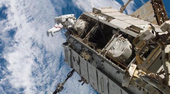 descoperire unica pe iss ce au gasit oamenii de stiinta atasat de peretii exteriori ai avanpostului spatial e inexplicabil video