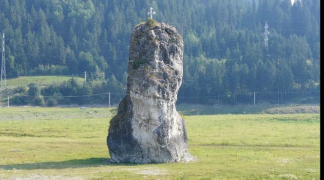 ciudatenii din masivul ceahlau stancile care se misca singure si muntii care dispar