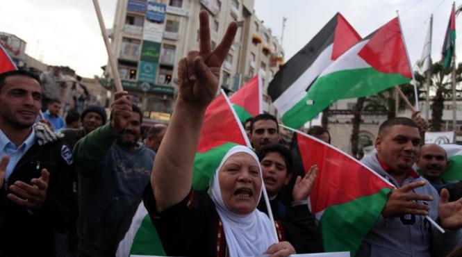 bucurie in gaza israelul a acceptat incetarea focului completa si nelimitata in timp