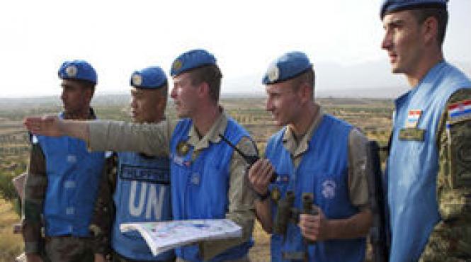 43 de militari ai fortei onu retinuti de catre un grup armat pe platoul golan