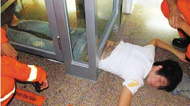 dorel darwin awards china bancomat