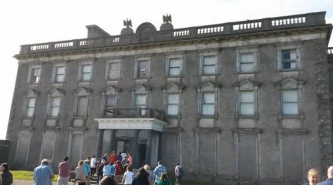 imagini imposibil de explicat ce a descoperit un tanar in timp ce vizita un conac din irlanda sunt naucit video