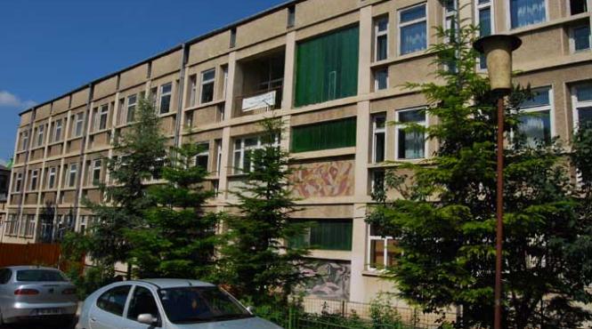 clopotelul suna la inceput de septembrie pentru sute de elevi din iasi