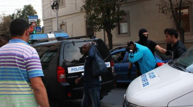 pedelist arestat in urma unei operatiuni a diicot politicianul suspectat ca face parte dintr o retea de trafic de migranti