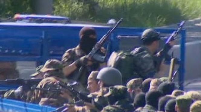 ucraina noi violente armate in zona aeroportului din donetk