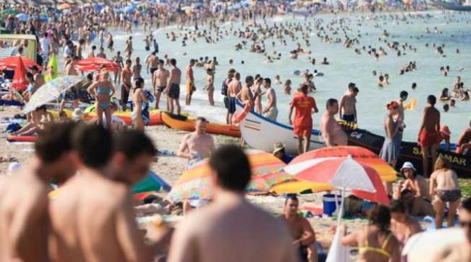 1 5 milioane de turisti au fost vara asta la mare