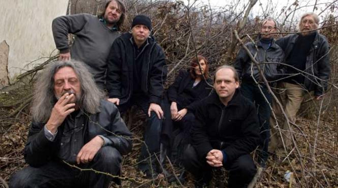 festivalul soundczech incepe cu show ul grupului plastic people of the universe