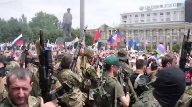 separatistii din estul tarii anunta alegeri prezidentiale si legislative in noiembrie