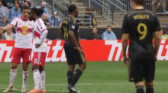 ce si spun fotbalistii in timpul meciului un jucator a purtat microfon impotriva echipei lui thierry henry video