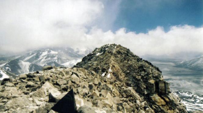 consiliul judetean hunedoara a alocat 10 000 de lei pentru expeditia de cucerire a vulcanului ojos del salado din chile