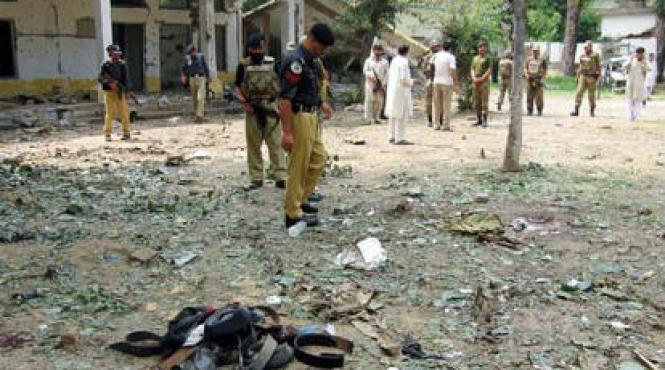 atentat sinucigas in sud vestul pakistanului cinci morti si 25 de raniti