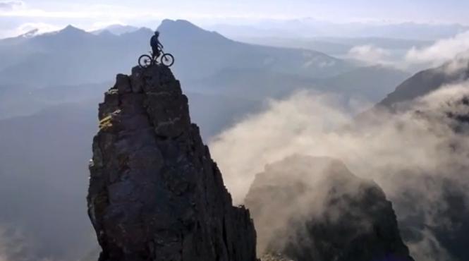 cel mai tare clip realizat vreodata urmareste cursa fabuloasa facuta pe doua roti de cel mai cunoscut street rider din lume video