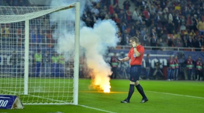 atmosfera incendiara la romania ungaria suporter umplut de singe patru sectoare cu romani au fost evacuate