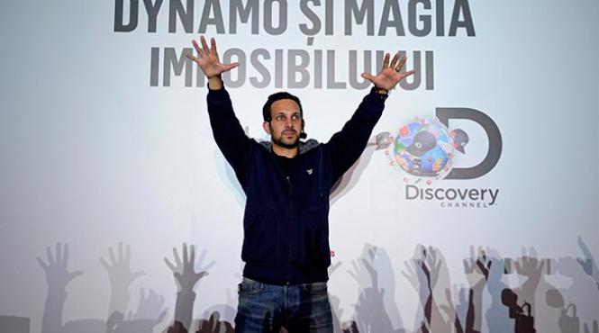 dynamo magia coboara in strada