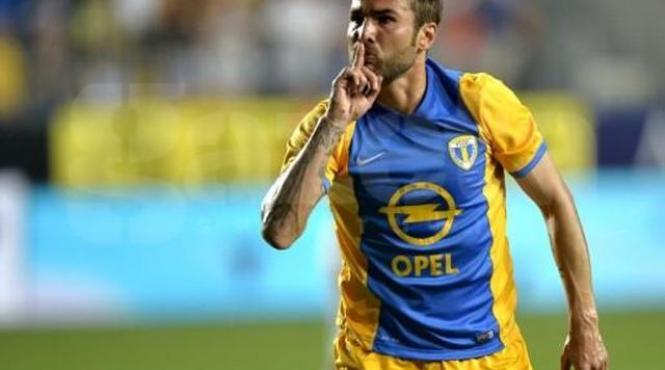 fifa a blocat transferul lui adrian mutu in india