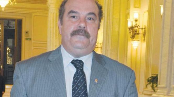 cine controleaza sie calimente e profesor de sport